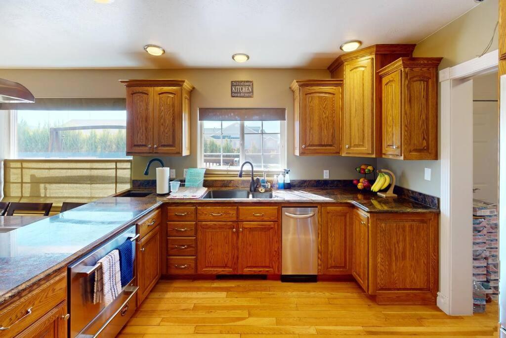 Tacit Shadow Resort Paradise Deluxe Suite, Gym, Coffee Bar, Hot-Tub, Free Laundry, Food Available Parowan Exterior foto